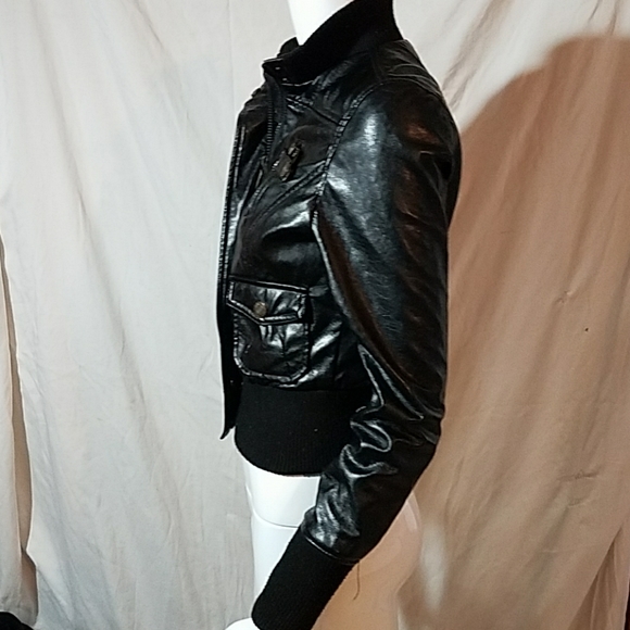 A beautiful black biker jacket - Picture 2 of 6